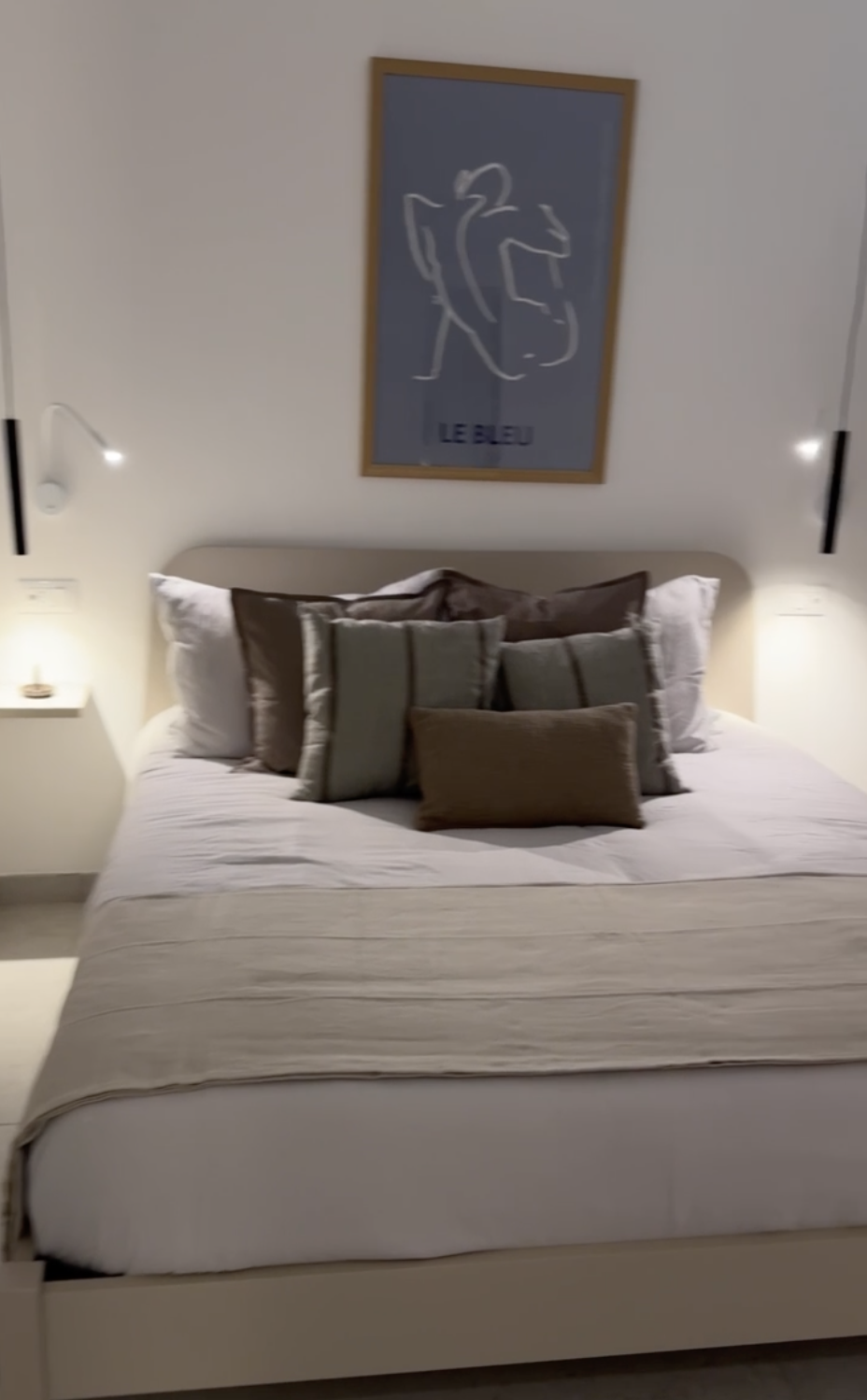 Studio Terra bedroom with Le Bleu art print
